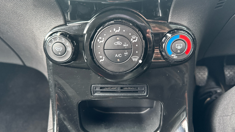 Ford Fiesta 1.25 82 Zetec 3dr Petrol Hatchback